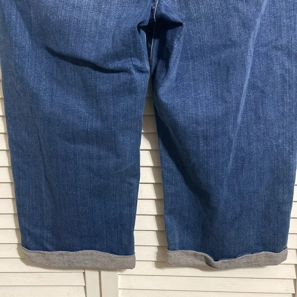 Levi's Cropped Jeans - Picture 7 of 10